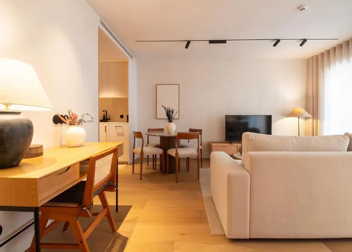 Almada 3d By Lovelystay Apartman